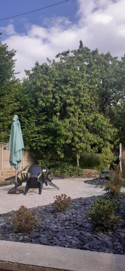 Au Lutin Pomme - Maison De Vacances Bretagne Melle  Bagian luar foto